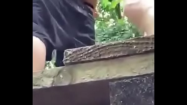 Viado foi passear no parque e acabou levando rola