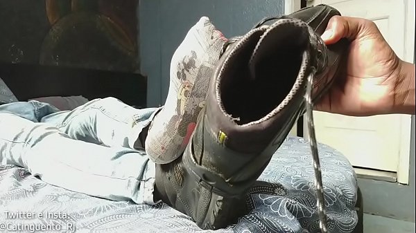 Caralho…que piroca cheia de sebo!