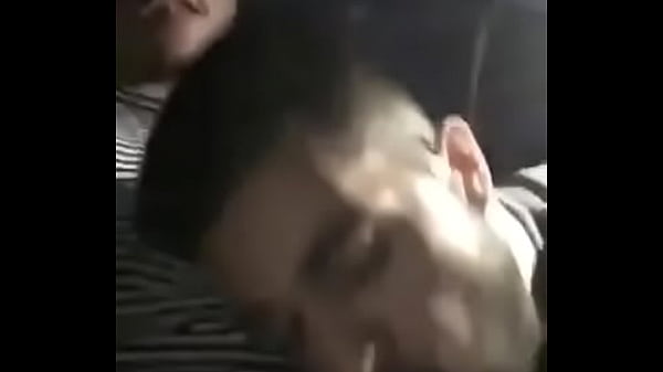 Lo mejor de tener amigos heteros es qe de vez en cuando puedes mamarles la verga rara vez sin que se enojen