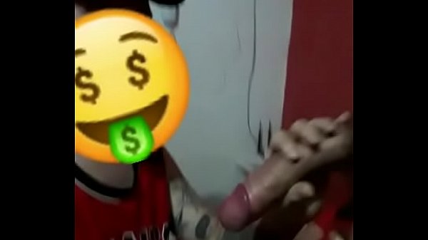 Maconheiro dotado me botou pra mamar a vara dele