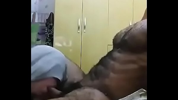 Mamando o negão gostoso