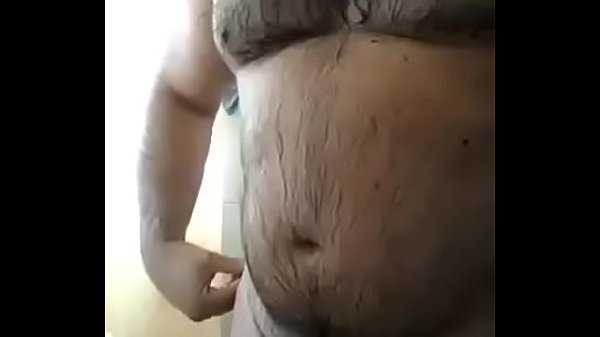 Ursão masturbando